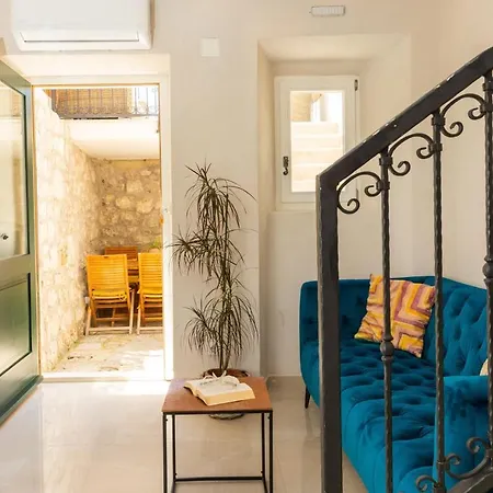 Cozy Stone House With Lovely View In Centre *