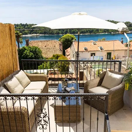 Cozy Stone House With Lovely View In Centre Casa de Férias *