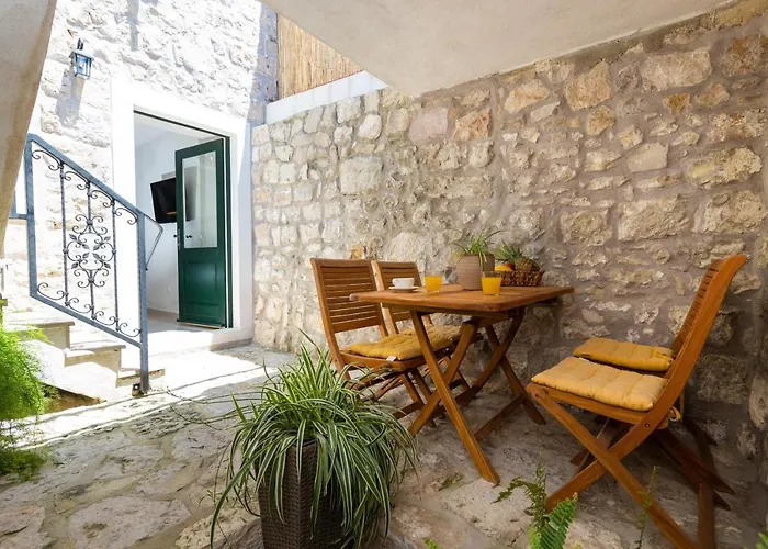 Cozy Stone House With Lovely View In Centre *