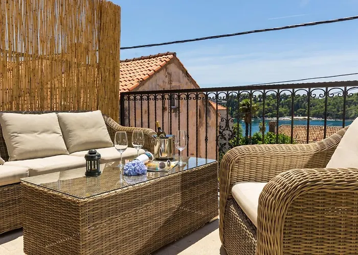 Cozy Stone House With Lovely View In Centre Feriehus Cavtat