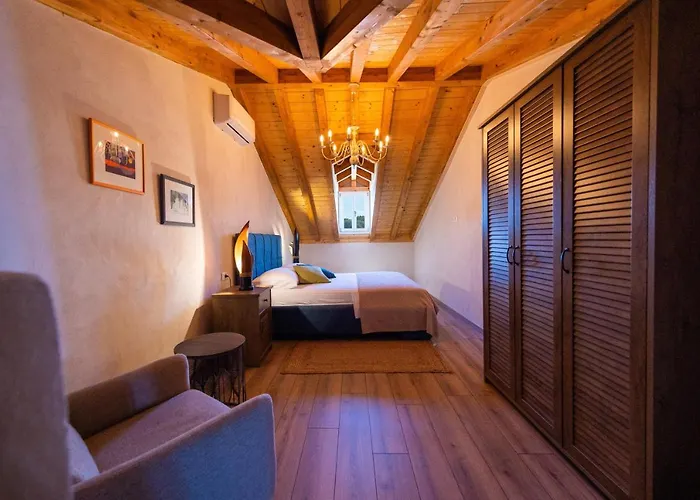 Cozy Stone House With Lovely View In Centre Cavtat