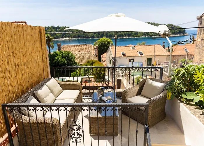 Cozy Stone House With Lovely View In Centre Hébergement de vacances *