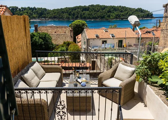 Hébergement de vacances Cozy Stone House With Lovely View In Centre Cavtat