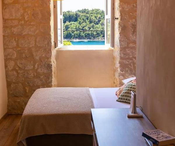 Cozy Stone House With Lovely View In Centre