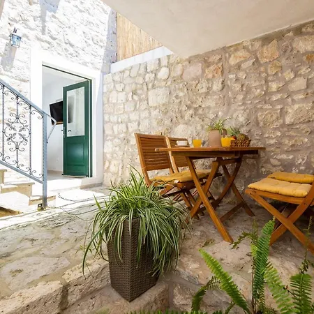 Nyaraló Cozy Stone House With Lovely View In Centre